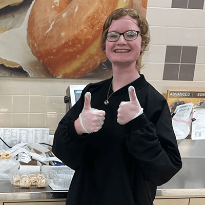 Discover how Shaylee found her passion for baking and decorating through retail industry training